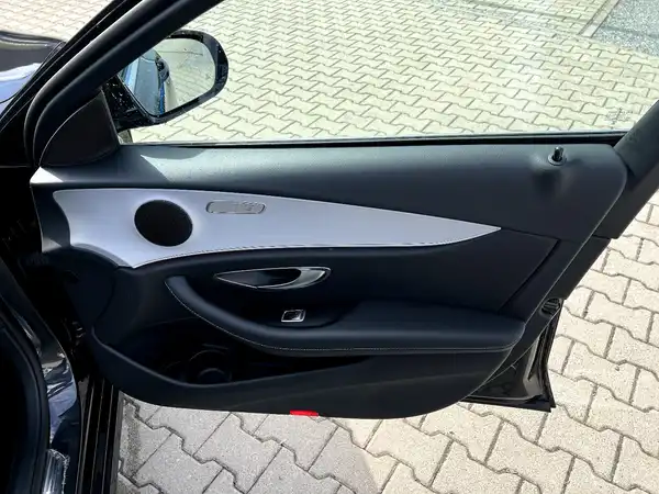 MERCEDES-BENZ E-220 d (20/27)