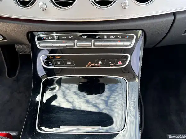 MERCEDES-BENZ E-220 d (24/27)