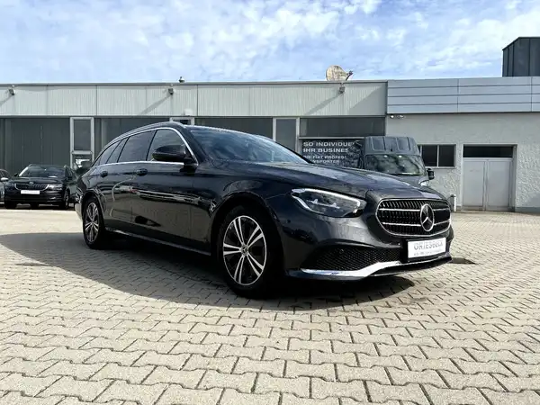MERCEDES-BENZ E-220 d (5/27)