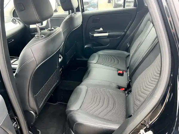 MERCEDES-BENZ GLA 200 (13/27)