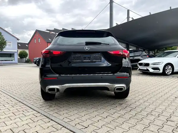 MERCEDES-BENZ GLA 200 (3/27)