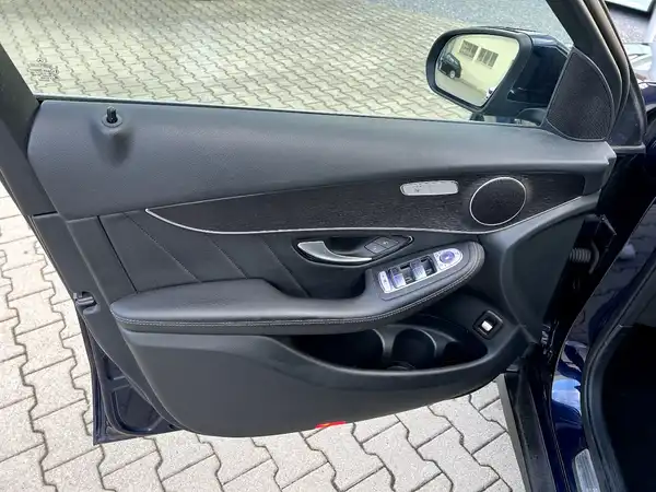 MERCEDES-BENZ GLC (11/27)