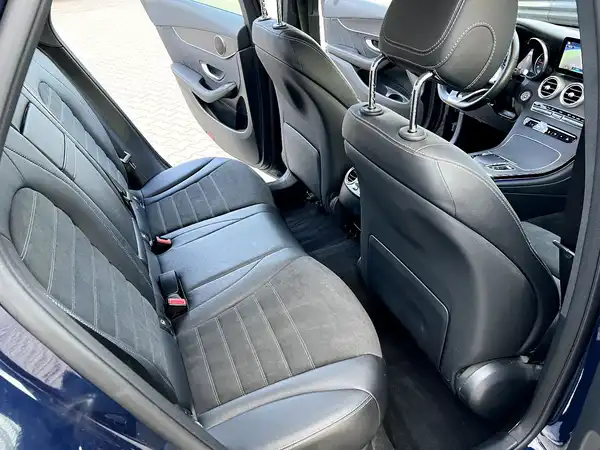 MERCEDES-BENZ GLC (16/27)