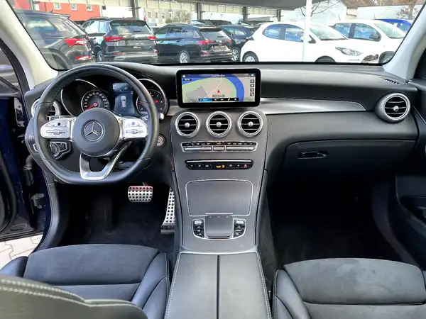 MERCEDES-BENZ GLC (18/27)