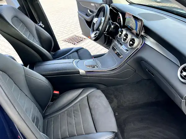 MERCEDES-BENZ GLC (21/27)