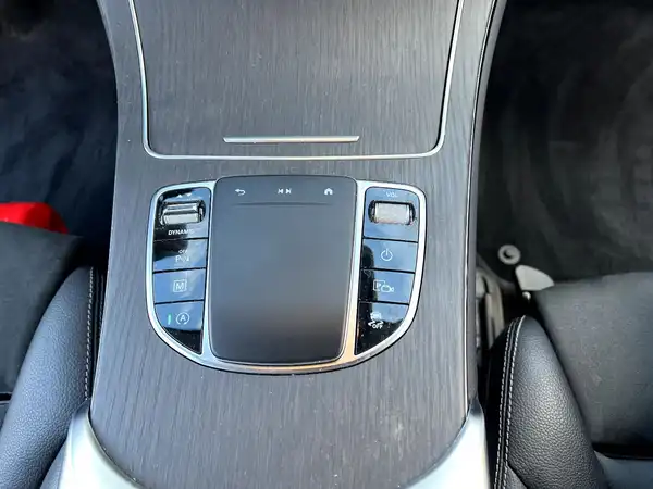 MERCEDES-BENZ GLC (23/27)