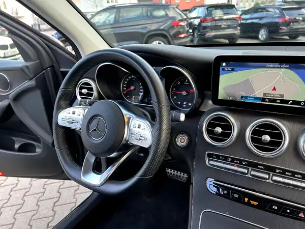 MERCEDES-BENZ GLC (26/27)