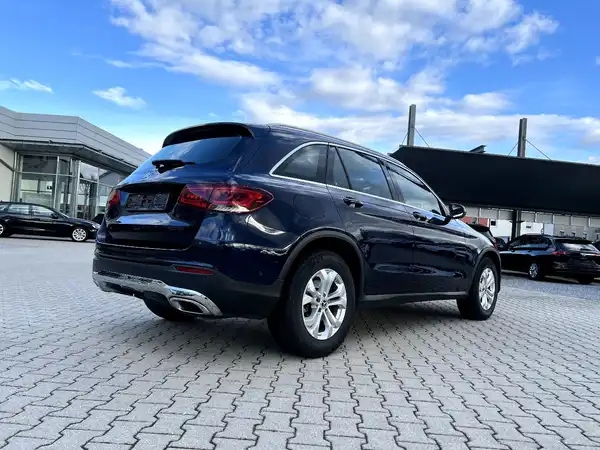 MERCEDES-BENZ GLC (4/27)