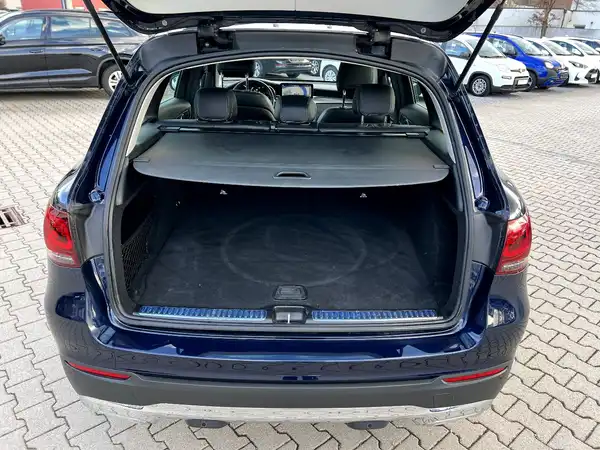 MERCEDES-BENZ GLC (7/27)