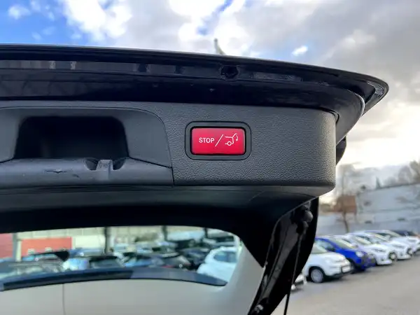 MERCEDES-BENZ GLC (8/27)