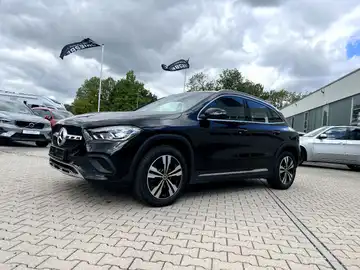 MERCEDES-BENZ GLA 200 (1/27)