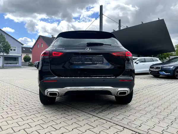 MERCEDES-BENZ GLA 200 (3/27)