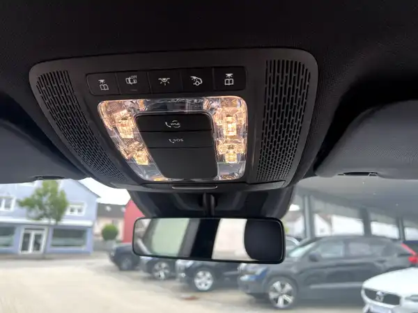MERCEDES-BENZ GLA 200 (27/27)
