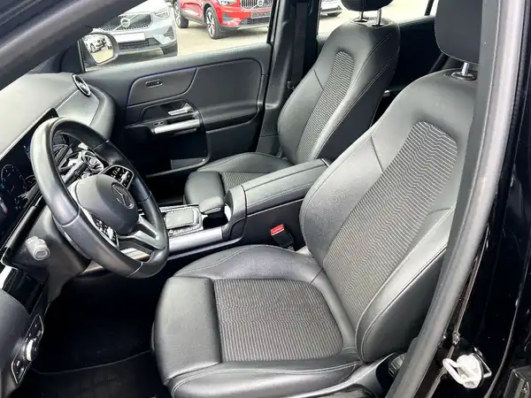 MERCEDES-BENZ GLA 200 (9/27)