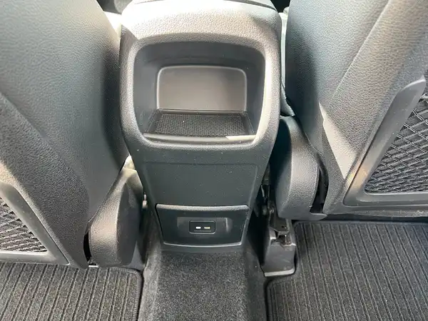 MERCEDES-BENZ GLB 220 (18/28)