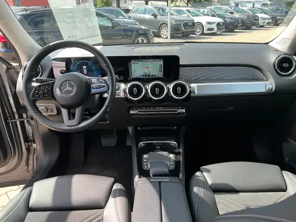 MERCEDES-BENZ GLB 220 (19/28)