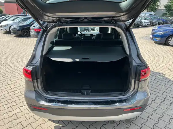 MERCEDES-BENZ GLB 220 (7/28)