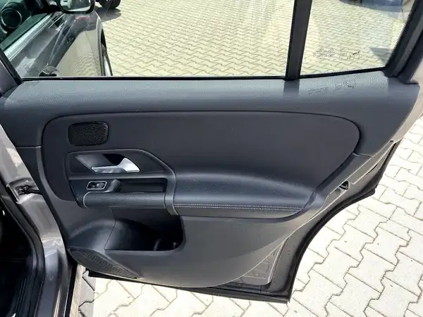 MERCEDES-BENZ GL (15/27)