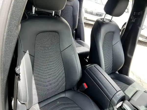 MERCEDES-BENZ GL (22/27)