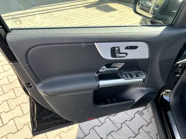 MERCEDES-BENZ GLA (11/27)