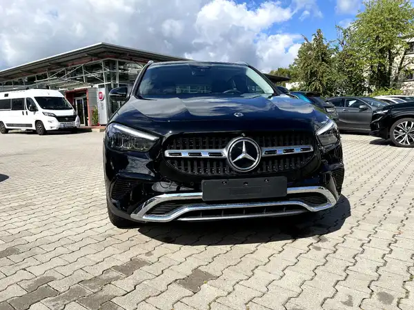 MERCEDES-BENZ GLA (6/27)