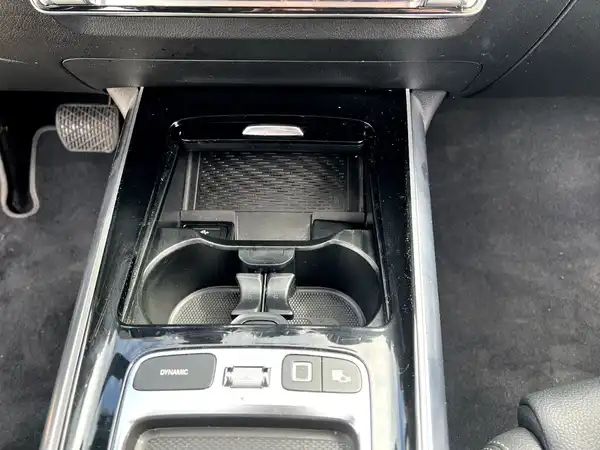 MERCEDES-BENZ GLA (25/29)