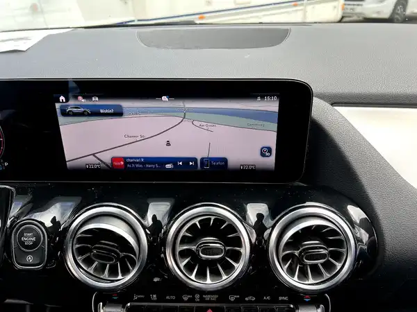 MERCEDES-BENZ GLA (27/29)