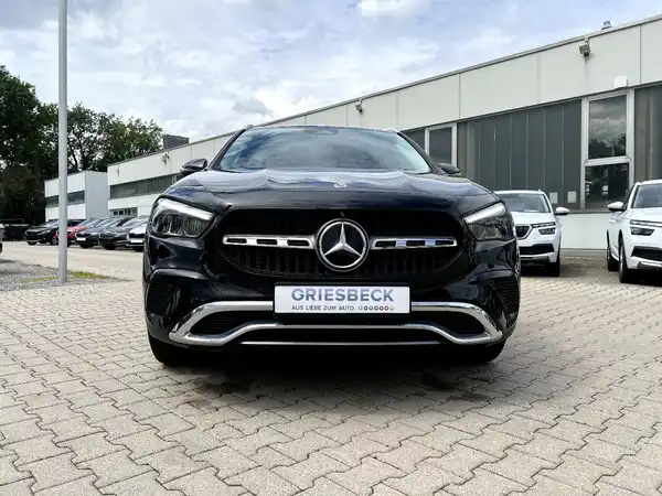 MERCEDES-BENZ GLA (6/29)