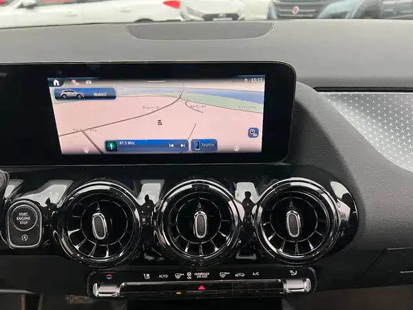 MERCEDES-BENZ GLA (24/25)