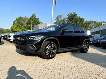 MERCEDES-BENZ GLA (1/27)