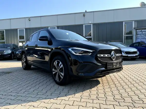MERCEDES-BENZ GLA (5/27)