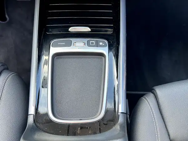 MERCEDES-BENZ GLA (24/28)