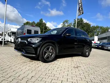 MERCEDES-BENZ GLC (1/28)