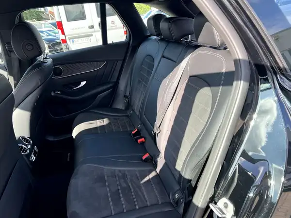 MERCEDES-BENZ GLC (14/28)