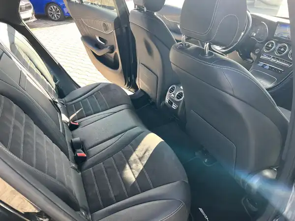 MERCEDES-BENZ GLC (16/28)