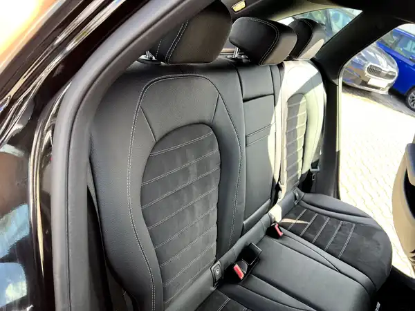 MERCEDES-BENZ GLC (17/28)