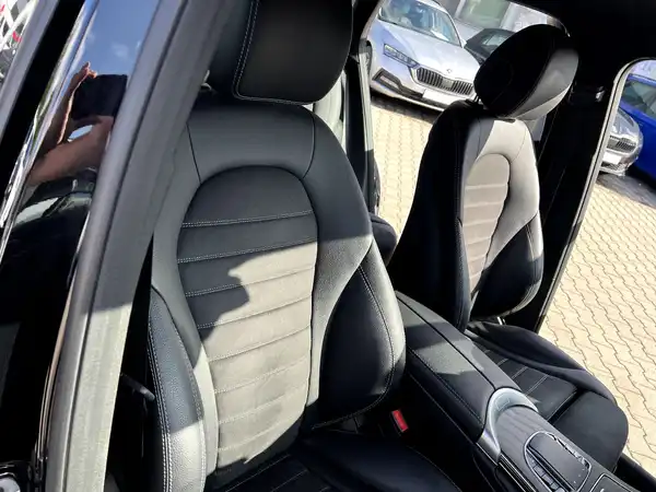 MERCEDES-BENZ GLC (23/28)