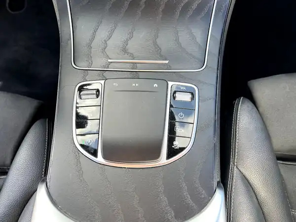 MERCEDES-BENZ GLC (24/28)