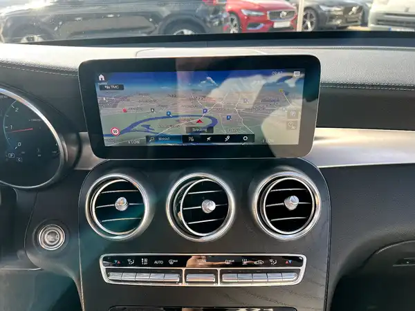 MERCEDES-BENZ GLC (26/28)