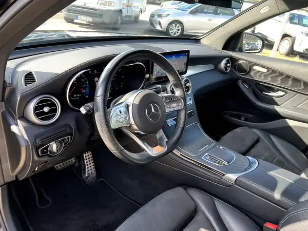MERCEDES-BENZ GLC (10/28)