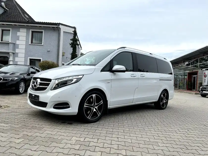 MERCEDES-BENZ V 220 (1/30)