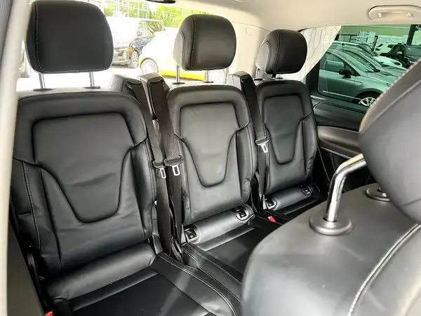 MERCEDES-BENZ V 220 (17/30)