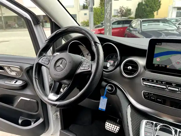 MERCEDES-BENZ V 220 (30/30)