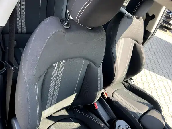 MINI COOPER (17/22)