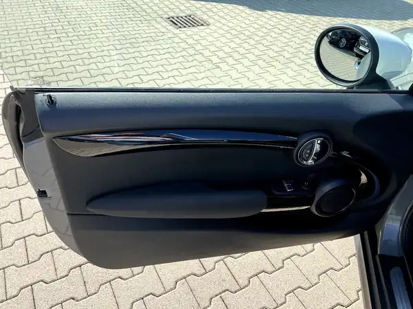 MINI COOPER (10/22)
