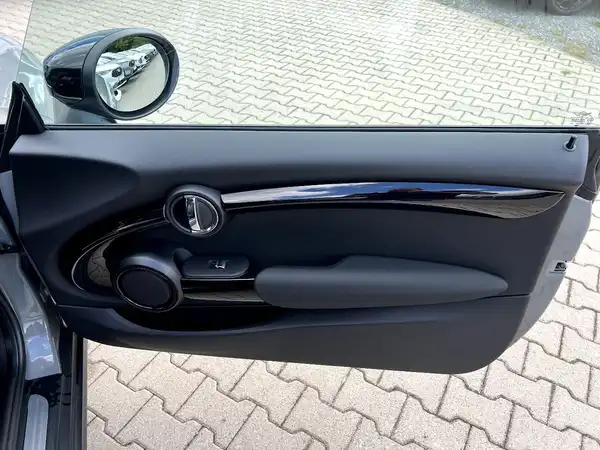 MINI COOPER (15/22)