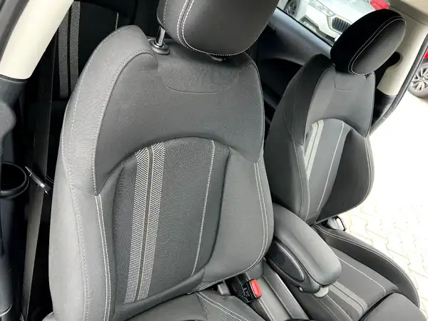 MINI COOPER (17/22)