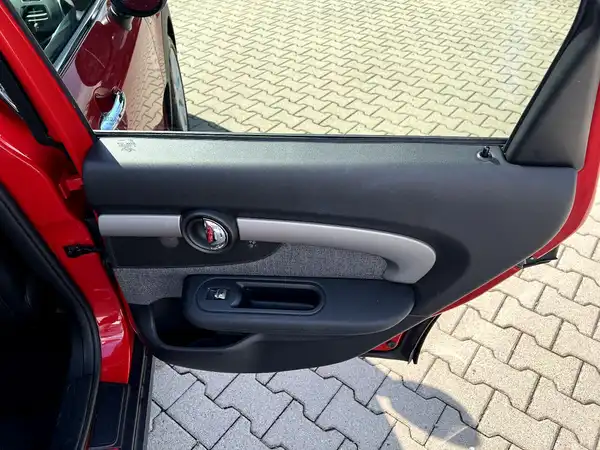 MINI COOPER CLUBMAN (16/29)