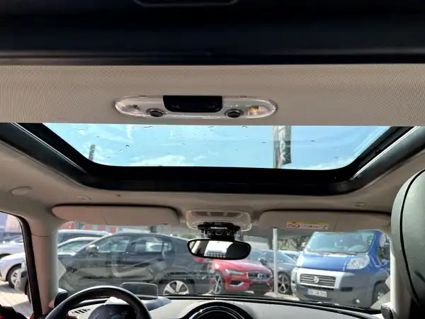 MINI COOPER CLUBMAN (21/29)