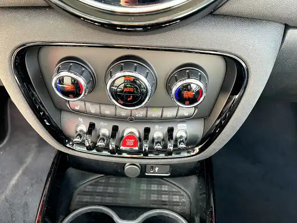 MINI COOPER CLUBMAN (27/29)
